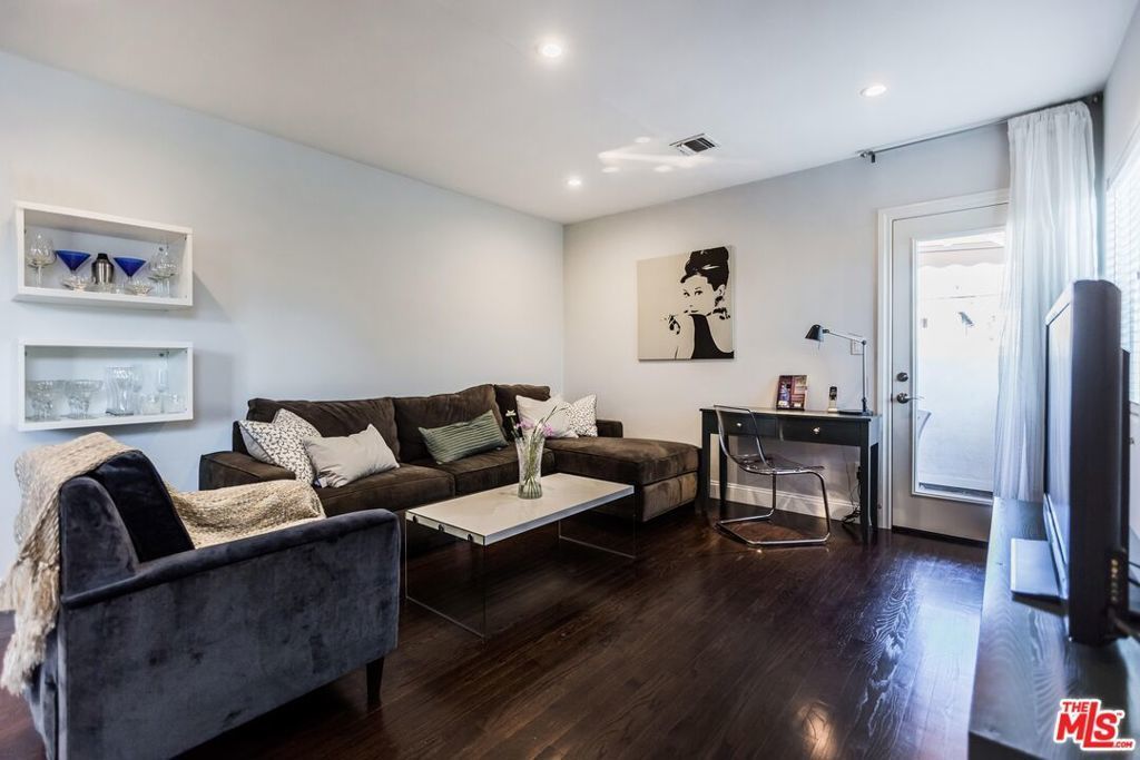 4409 Irvine Avenue, North Hollywood
