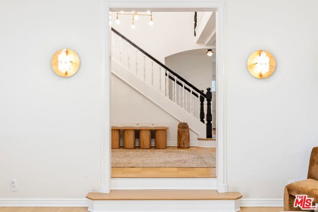 628 N Sierra Drive, Beverly Hills