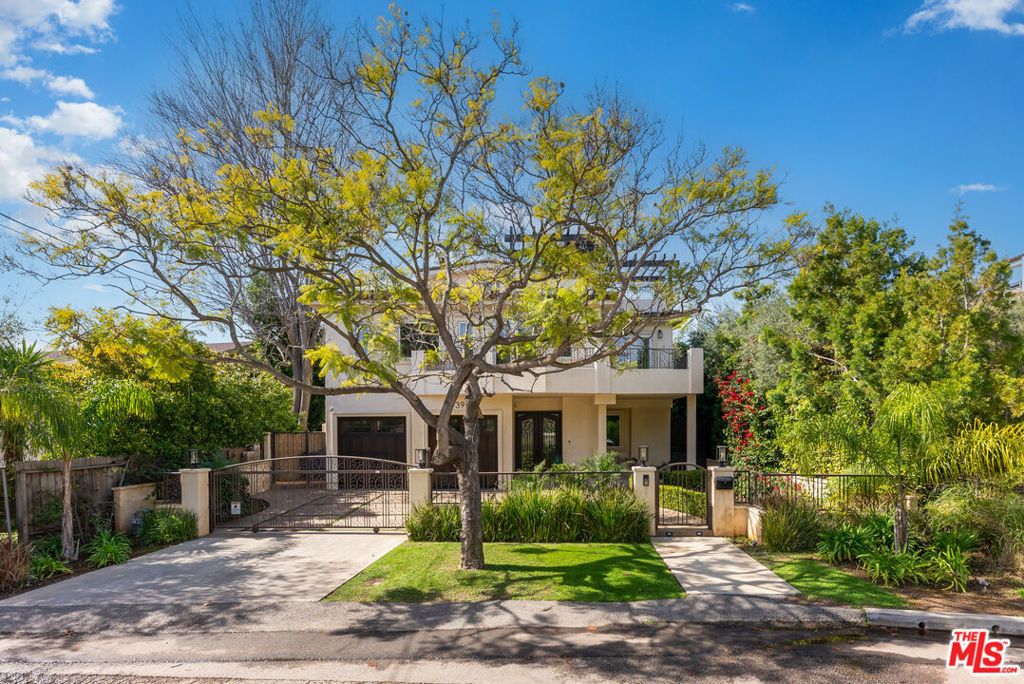 391 S Saltair Avenue, Los Angeles