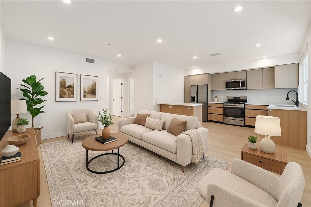7510 Sepulveda Boulevard # 204, Van Nuys