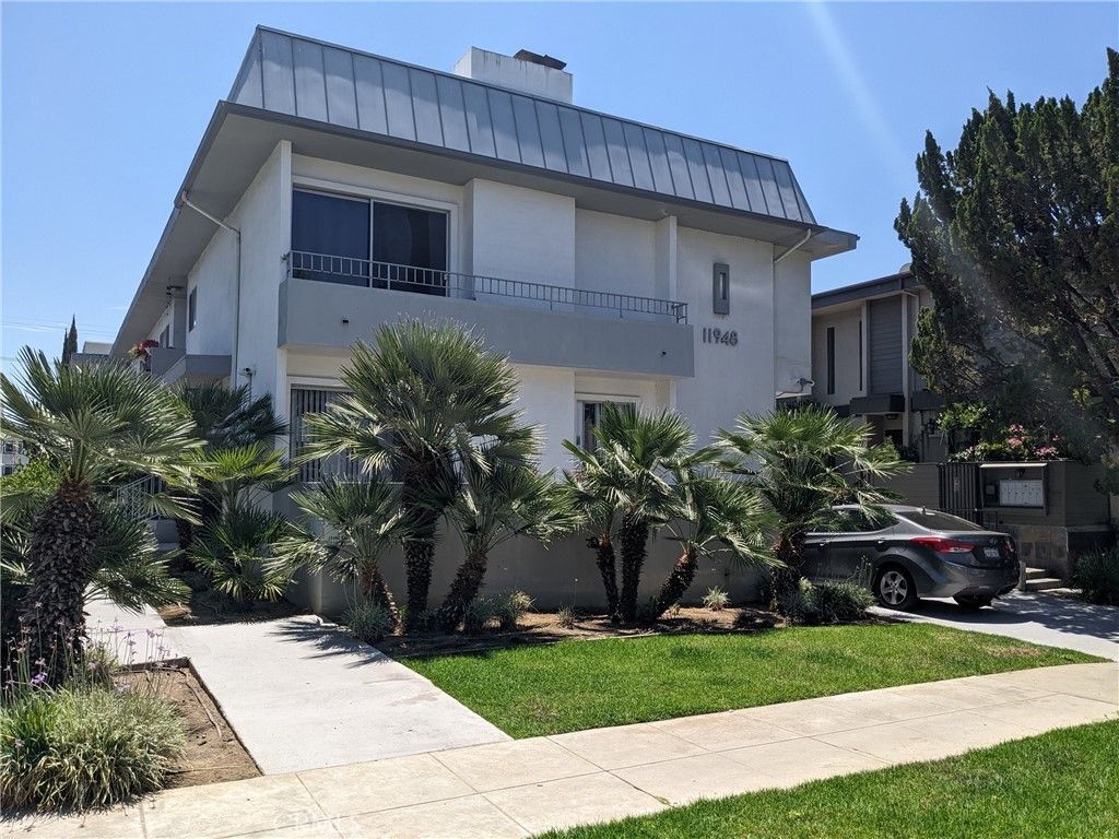 11948 Darlington Avenue # 3, Los Angeles