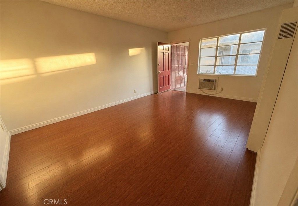 13350 Victory Blvd, Van Nuys