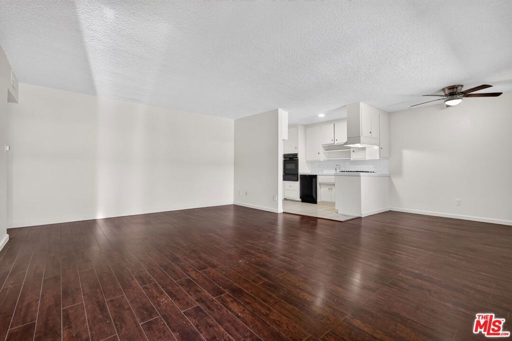 15540 Moorpark Street # 7, Encino