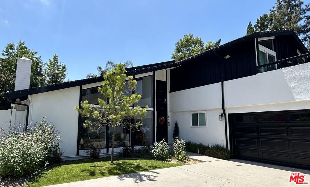 22700 Flamingo Street, Los Angeles