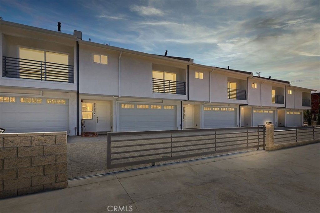 9110 Burnet Avenue, North Hills