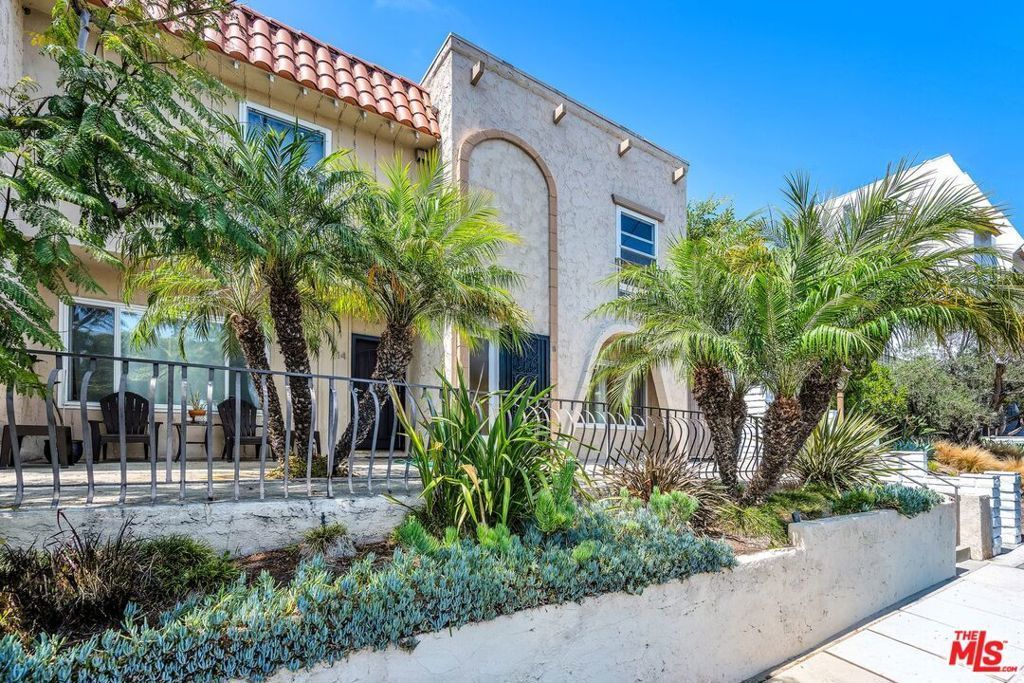 8025 Redlands Street # 15, Los Angeles