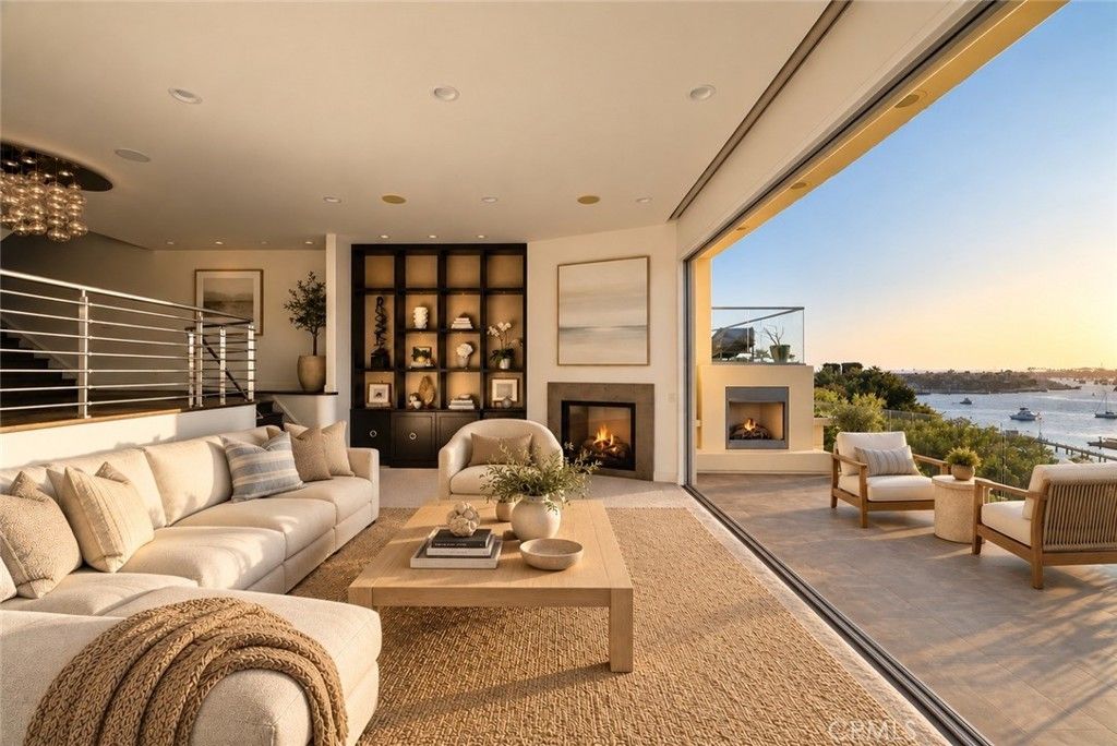 315 Carnation, Corona Del Mar