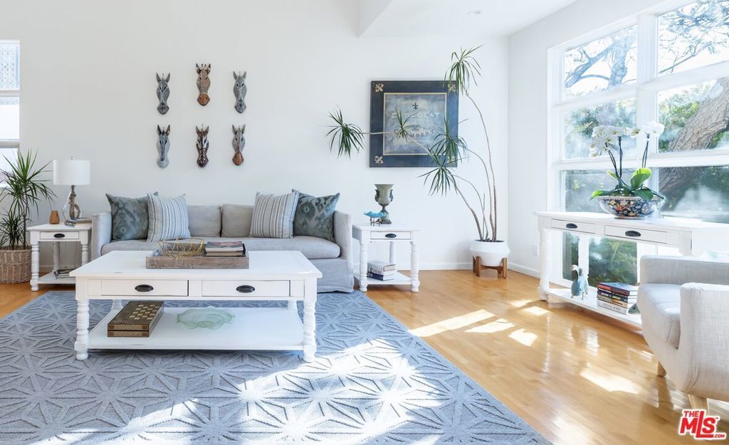 12318 Dorothy Street, Los Angeles
