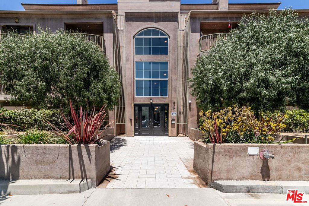 8541 Alcott Street # 101, Los Angeles