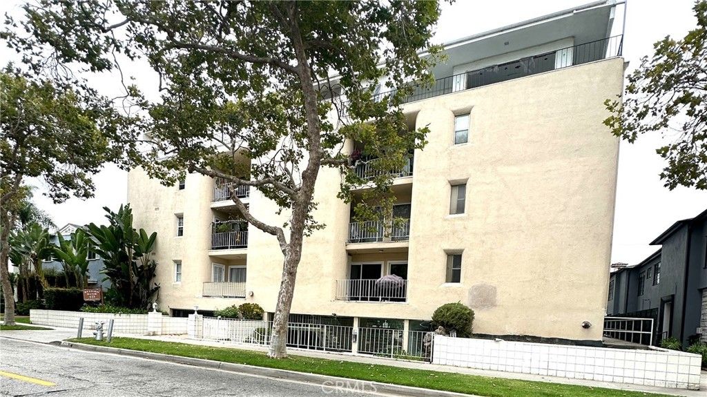 423 S Rexford Drive # 303, Beverly Hills