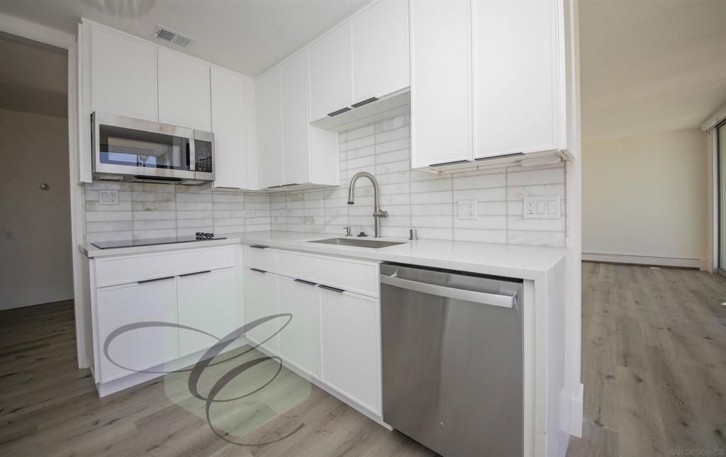 8111 Camino Del Oro, San Diego