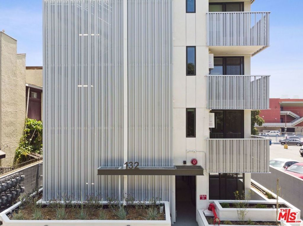 132 Rosemont Avenue # 201, Los Angeles