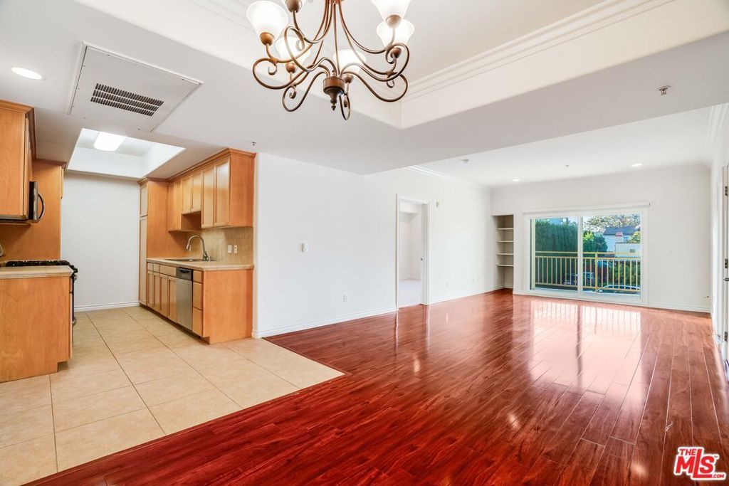 3328 Oakhurst Avenue # 110, Los Angeles
