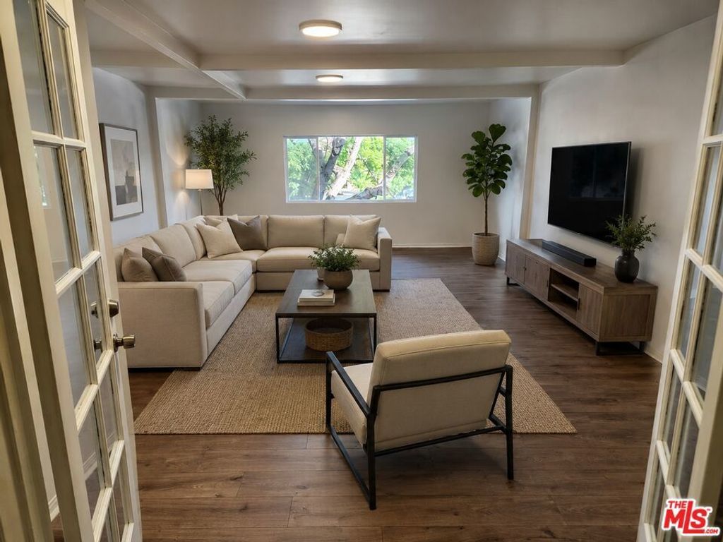 4531 Van Nuys, Sherman Oaks