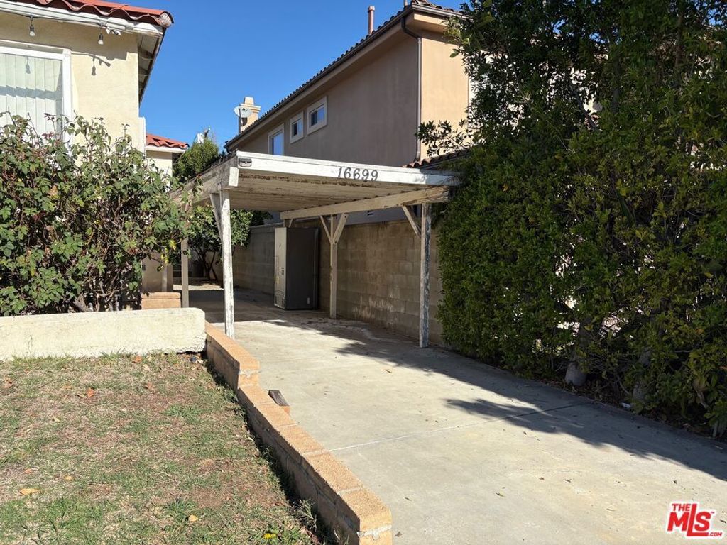 16699 Morrison Street, Encino