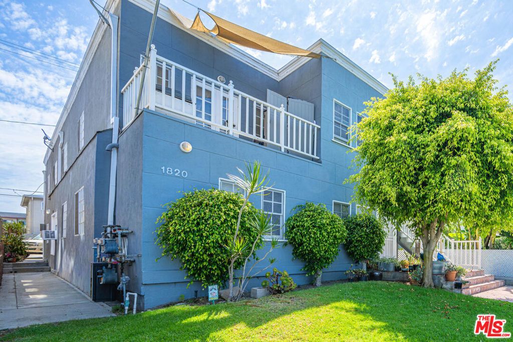 1820 S Barrington Avenue # 202, Los Angeles