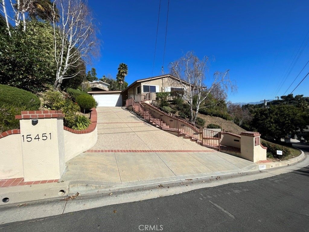 15451 Deerhorn Road, Sherman Oaks