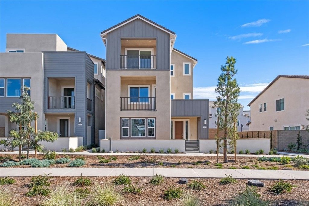 125 Seep, Irvine