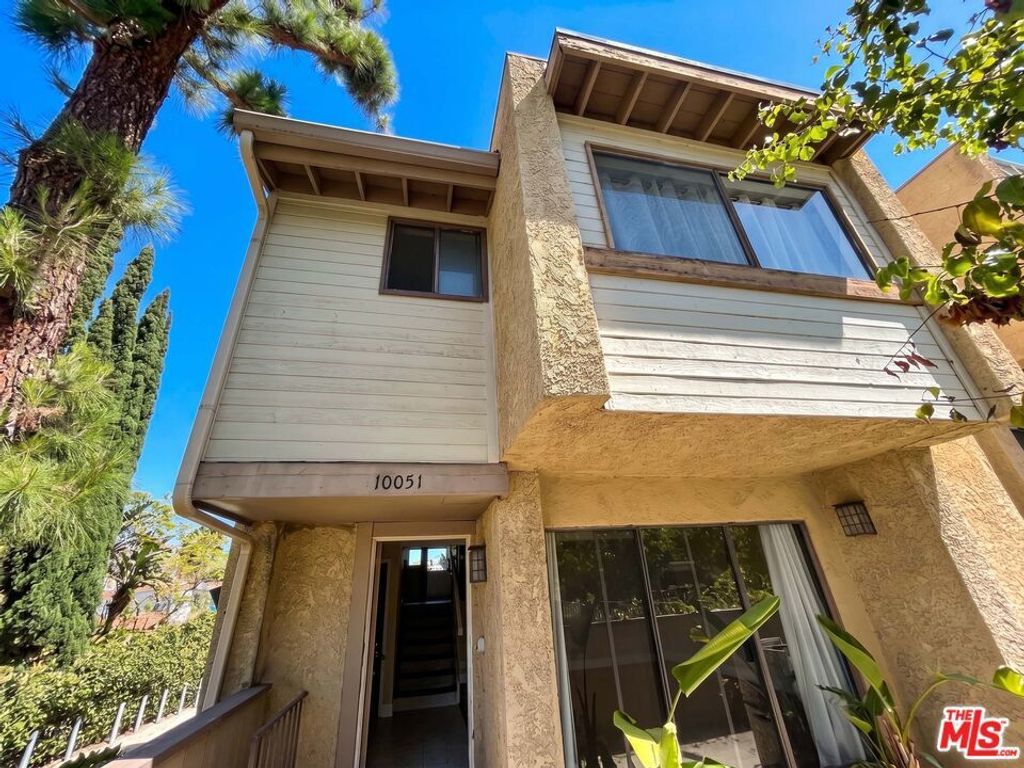 10051 Topanga Canyon Boulevard # 15, Los Angeles