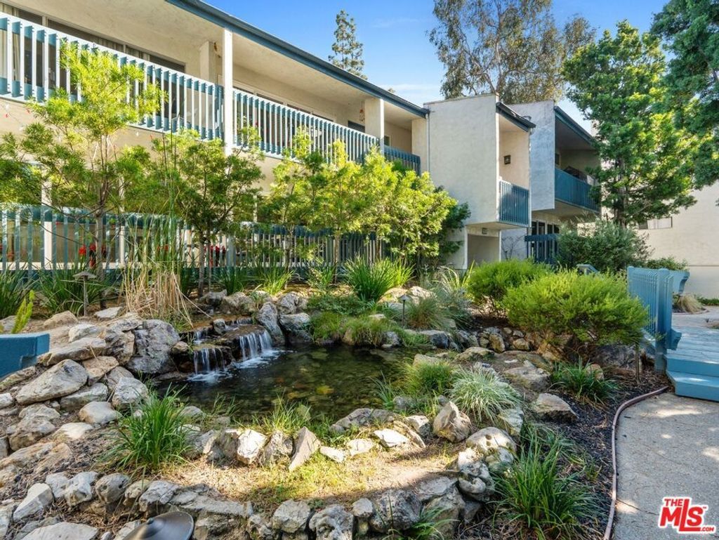647 S Prospect Avenue # 202, Redondo Beach