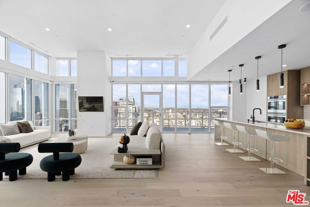 230 W Olympic Boulevard # Ph 3, Los Angeles