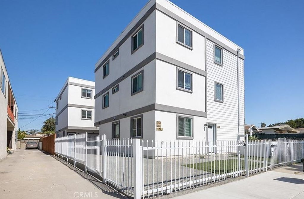 2125 S West View, Los Angeles