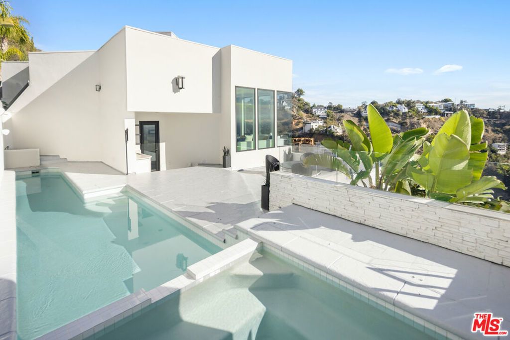 2231 Sunset Plaza Drive, Los Angeles