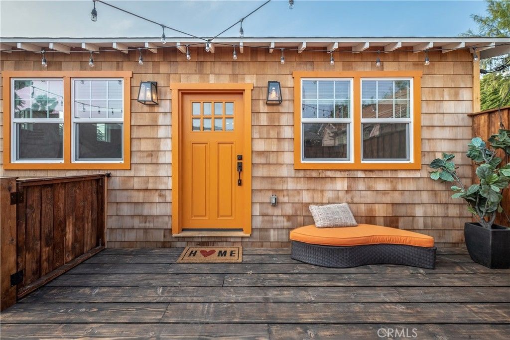 4039 Clayton Avenue, Los Angeles