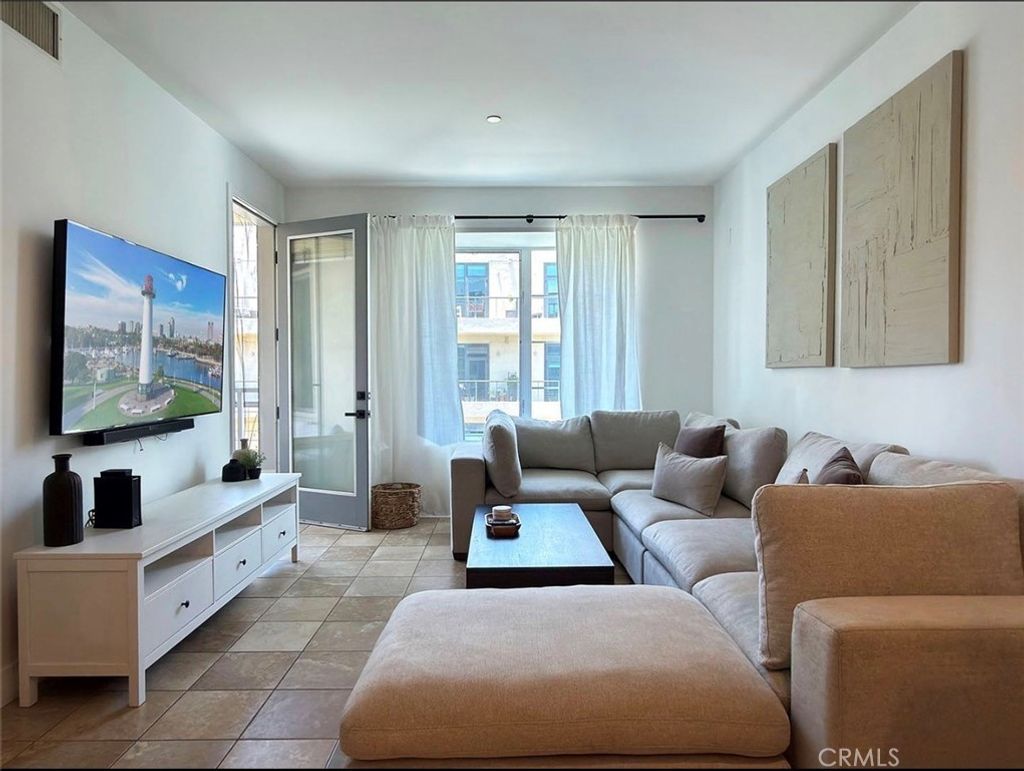 150 The Promenade N, Long Beach