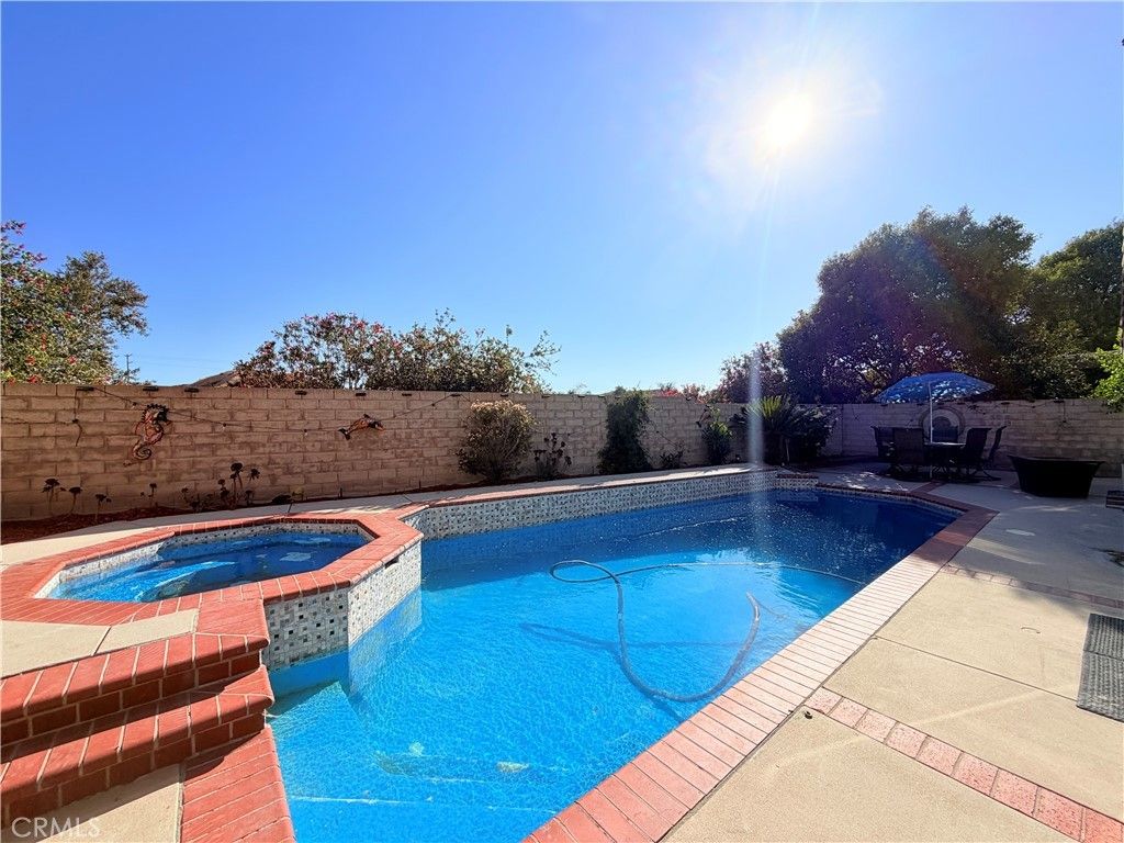 20350 Calhaven, Saugus