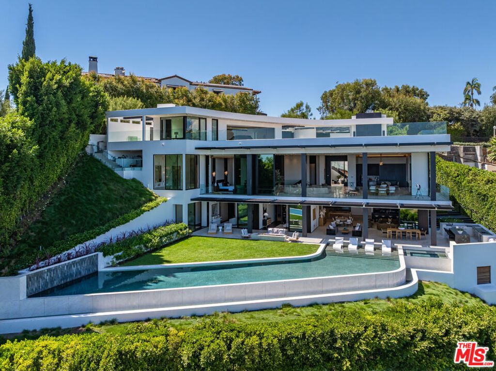 9364 Beverly Crest Drive, Los Angeles