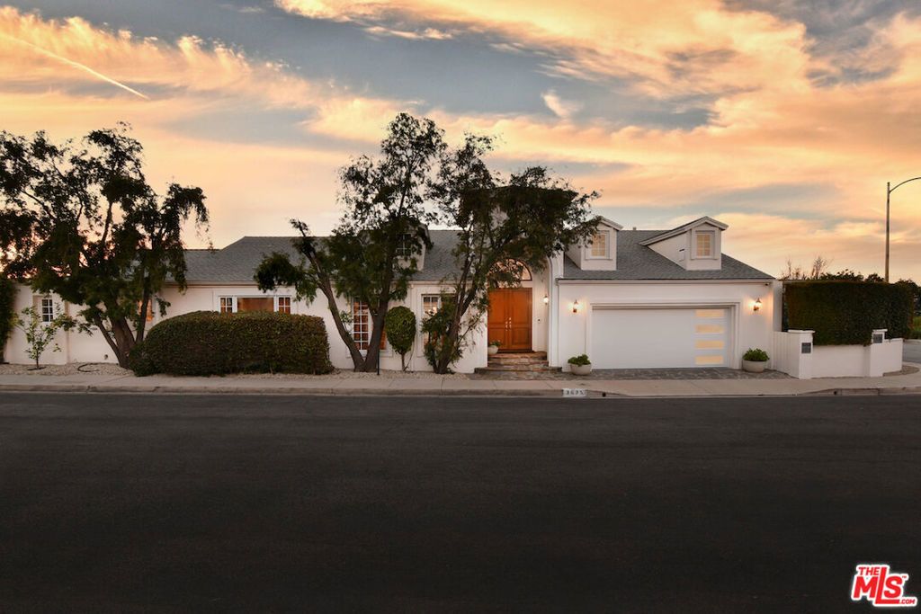 3635 Fawndale Place, Sherman Oaks