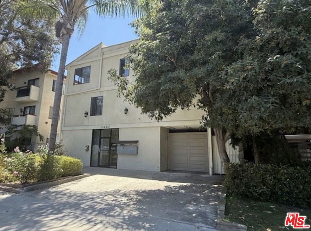 13406 Moorpark Street # 102, Los Angeles