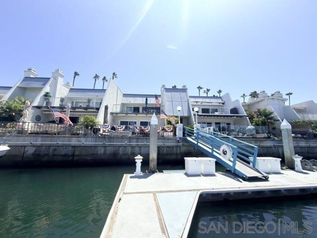 92 Antigua, Coronado