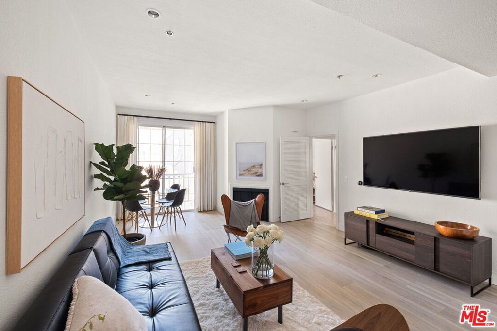 585 N Rossmore Avenue # 506, Los Angeles