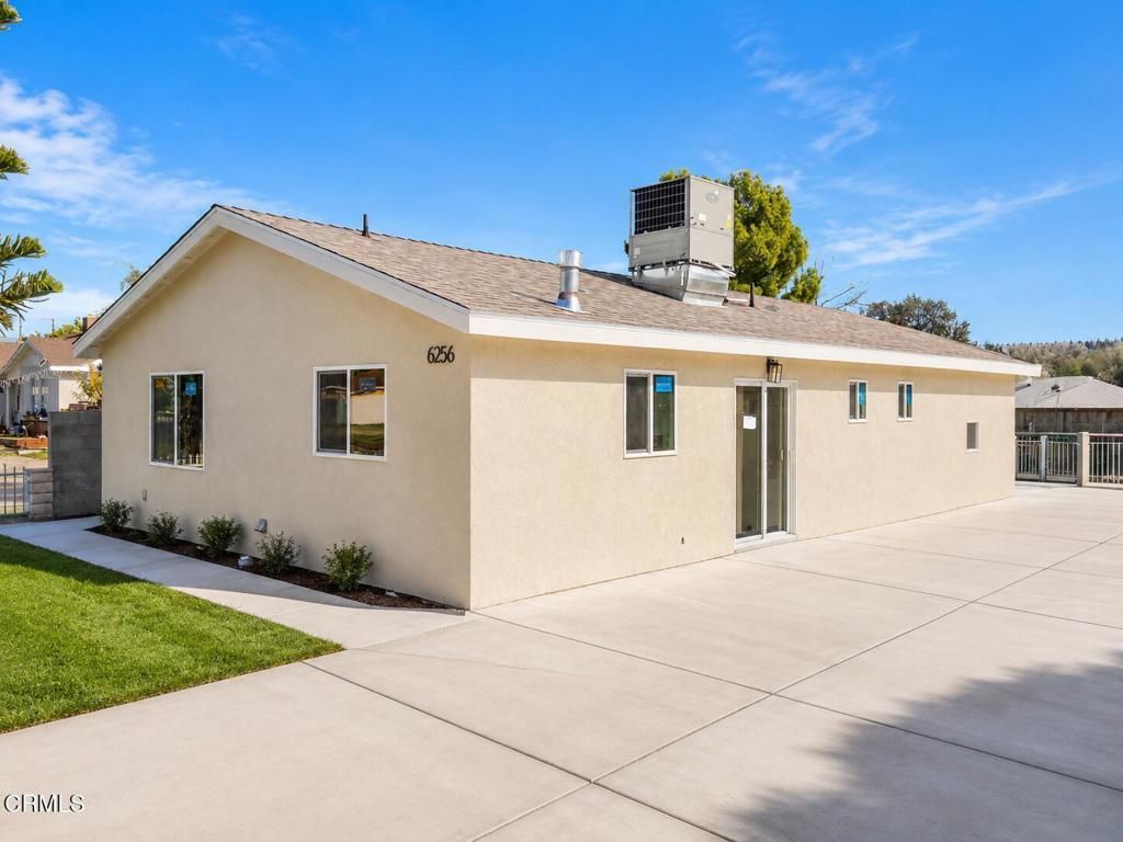 6256 Satsuma Avenue, Los Angeles