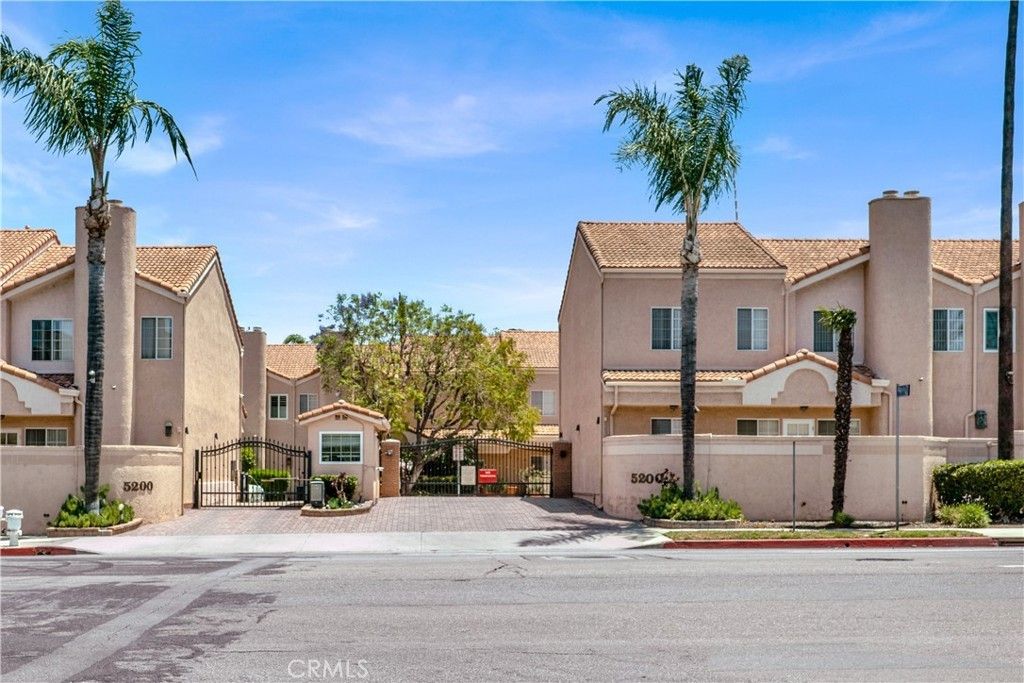 5200 White Oak Avenue # 52, Encino
