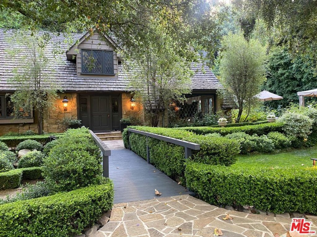 575 N Beverly Glen Boulevard, Los Angeles