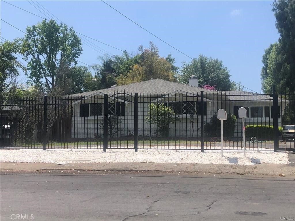 23142 Dolorosa, Woodland Hills