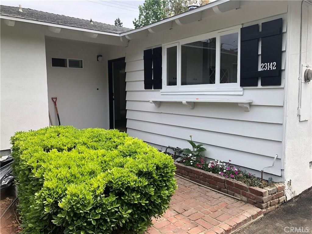 23142 Dolorosa, Woodland Hills