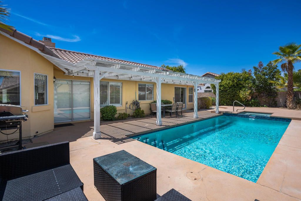 44210 Mariposa Court, La Quinta