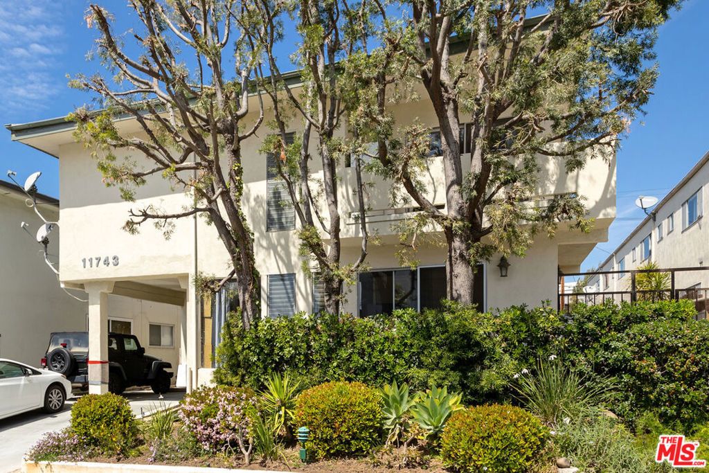 11743 Mayfield # 3, Los Angeles