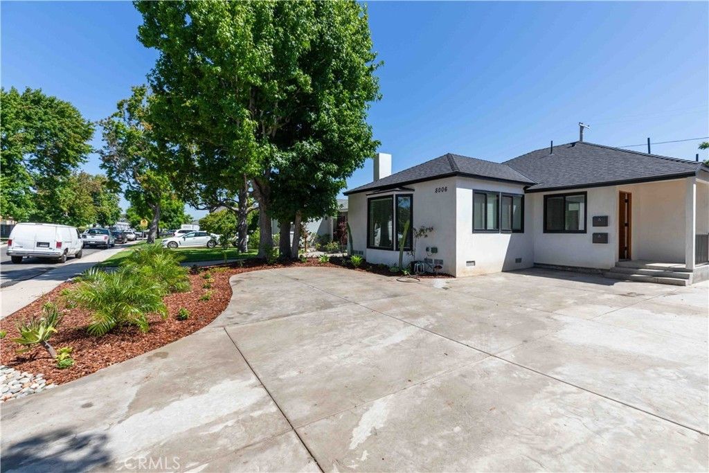8006 Glider Avenue, Los Angeles