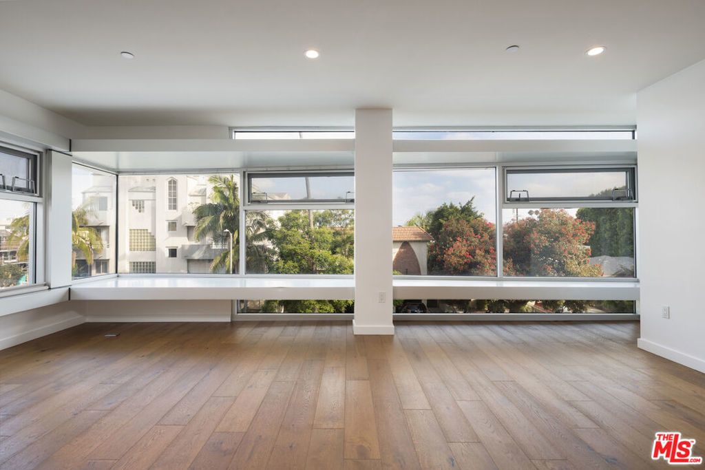 12770 Caswell Avenue # 301, Los Angeles