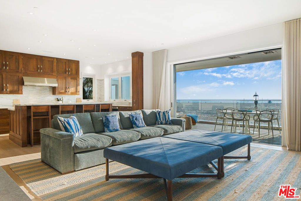 1347 Palisades Beach Road, Santa Monica