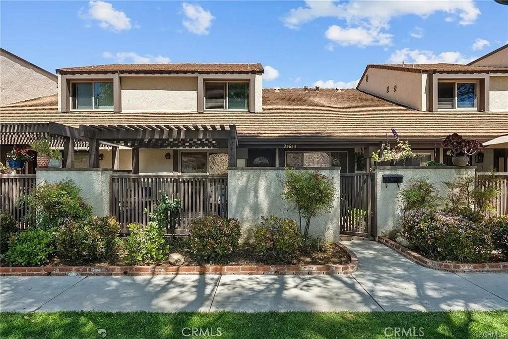 24644 Golfview Drive, Valencia