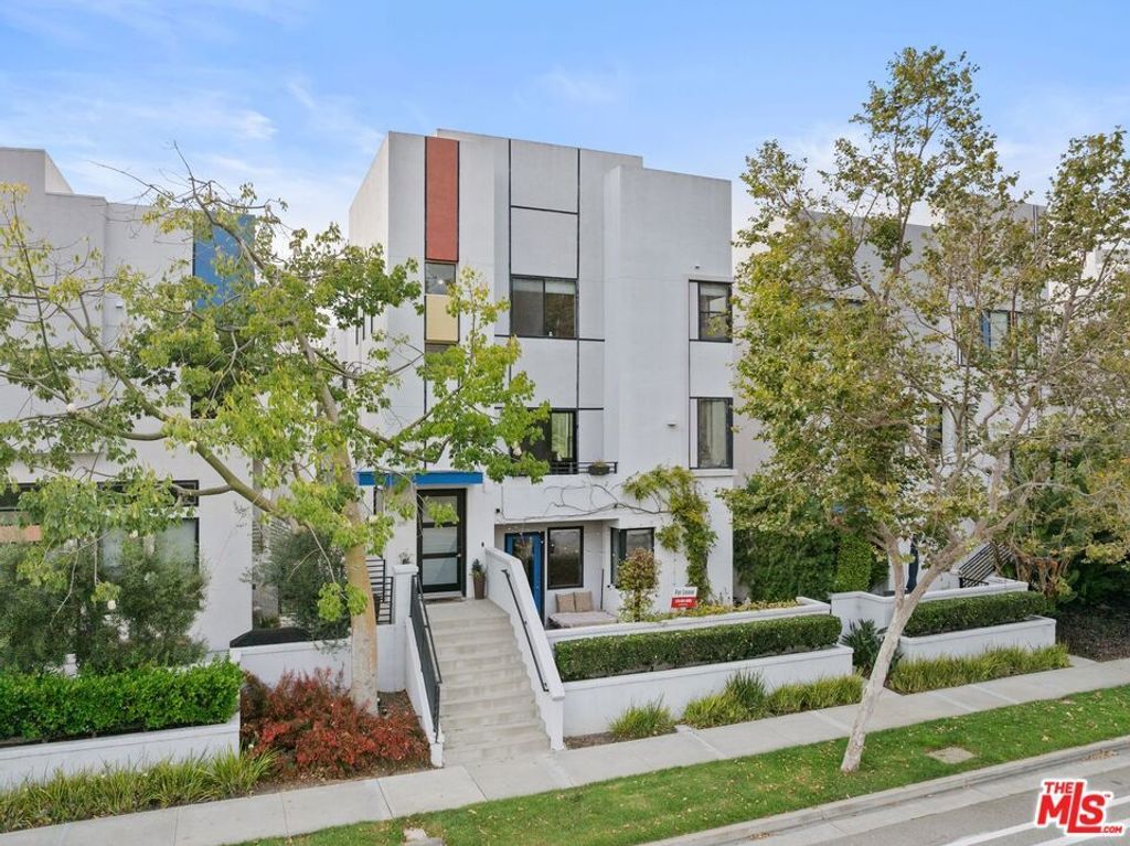 12911 Bluff Creek Drive, Playa Vista