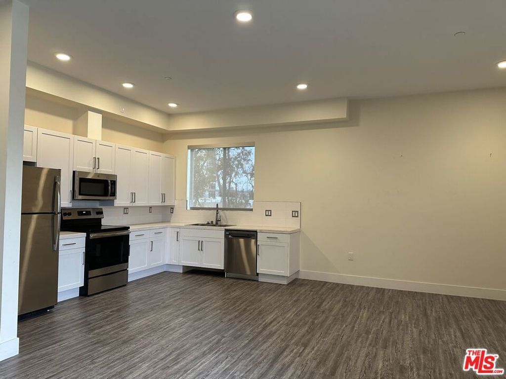 11115 Mccormick Street # 401, North Hollywood