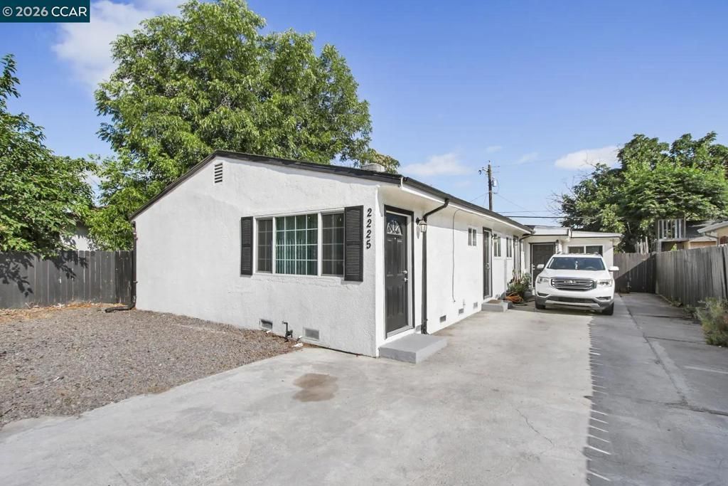 2225 E Myrtle St, Stockton