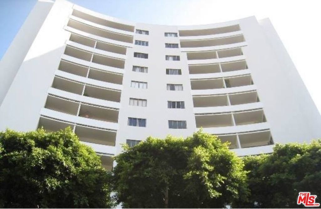 7250 Franklin Avenue # 901, Los Angeles